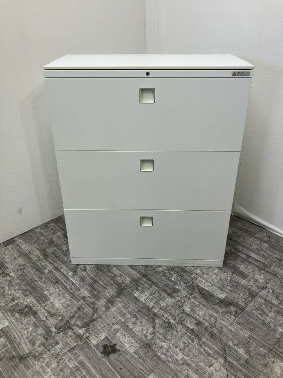 オカムラレクトラインシリーズ 天板付3段ラテラル書庫 商品画像1