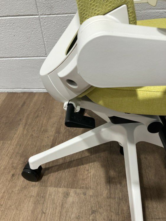 イトーキノート(nort)チェア 可動肘付ノートチェア 商品画像7