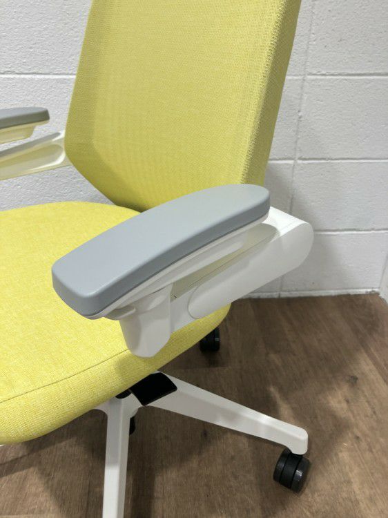 イトーキノート(nort)チェア 可動肘付ノートチェア 商品画像13