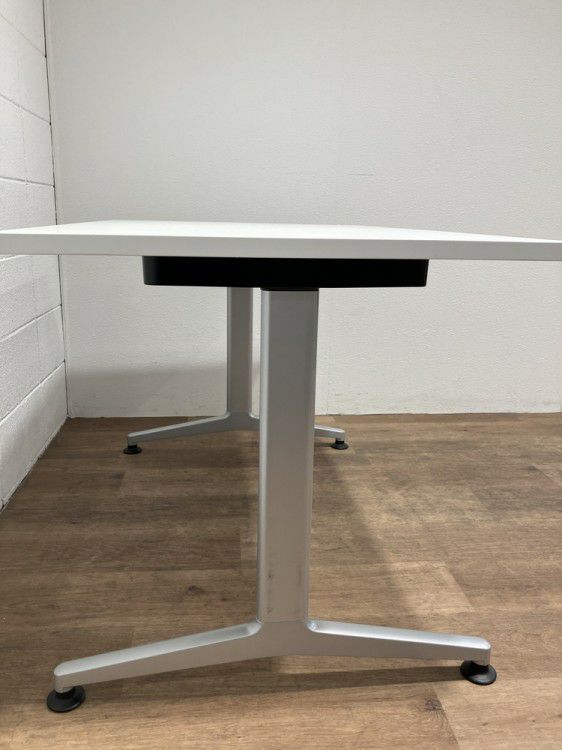 コクヨJUTO（ジュート）シリーズ ミーティングテーブル 商品画像4