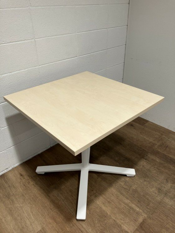 コクヨビエナ（VIENA）シリーズ 角テーブル 商品画像1