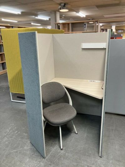オカムラ【ブース】ドレープシリーズ【チェア】パラベルシリーズ 1人用パーソナルブースセット 商品画像1