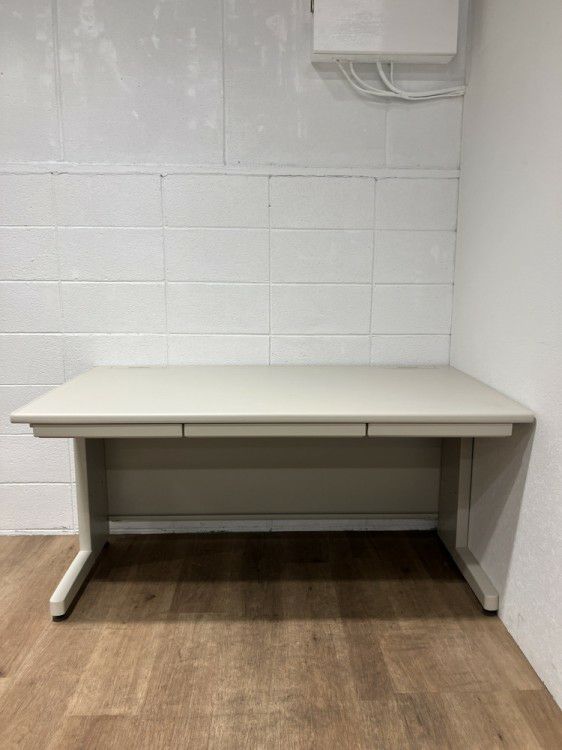 コクヨBS+シリーズ 1400平デスク 商品画像2