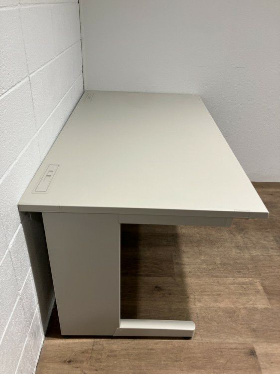 コクヨBS+シリーズ 1400平デスク 商品画像5