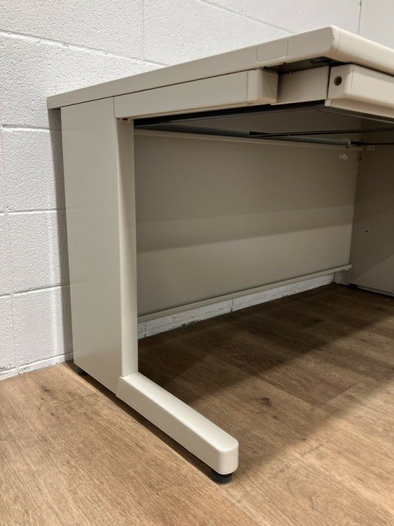 コクヨBS+シリーズ 1400平デスク 商品画像8