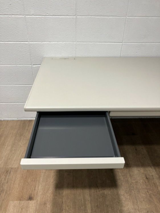 コクヨBS+シリーズ 1400平デスク 商品画像10