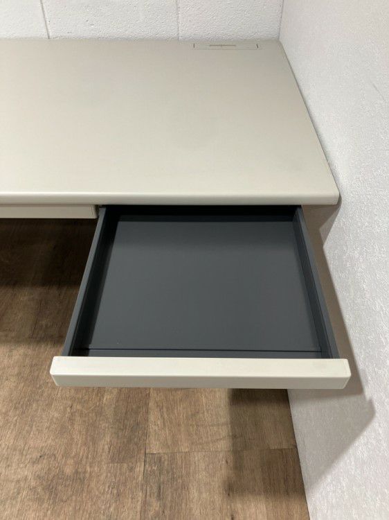 コクヨBS+シリーズ 1400平デスク 商品画像12