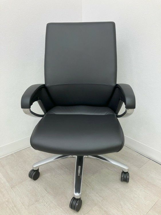 コクヨマネージメントチェア フィロソフィーシリーズ 固定肘付フィロソフィーチェア 商品画像2