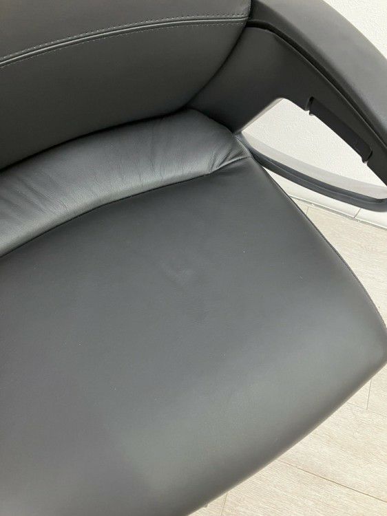 コクヨマネージメントチェア フィロソフィーシリーズ 固定肘付フィロソフィーチェア 商品画像8