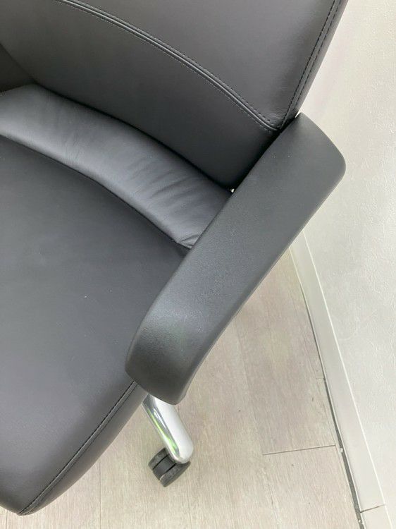 コクヨマネージメントチェア フィロソフィーシリーズ 固定肘付フィロソフィーチェア 商品画像10