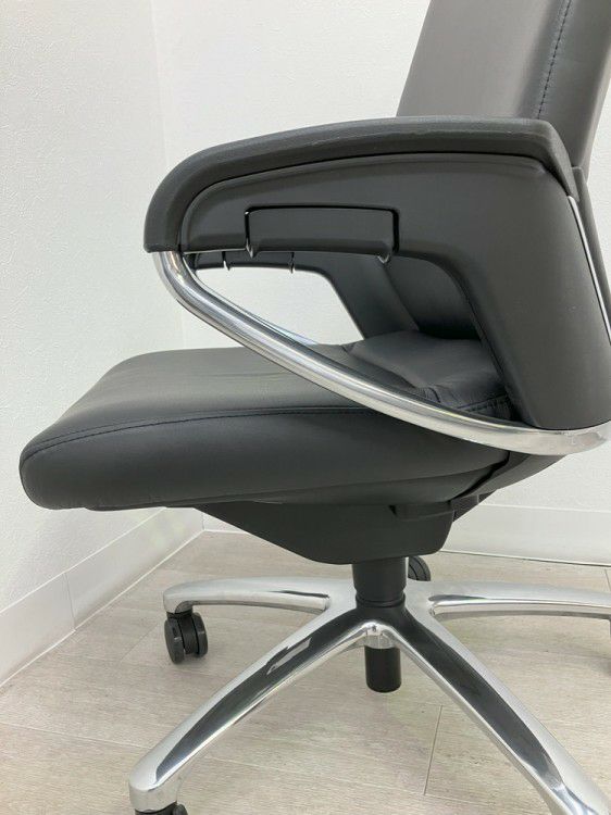 コクヨマネージメントチェア フィロソフィーシリーズ 固定肘付フィロソフィーチェア 商品画像12