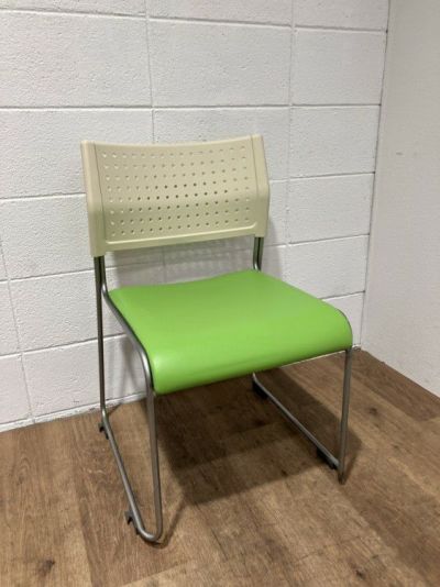 アイリスチトセスタッキングチェア 商品画像1