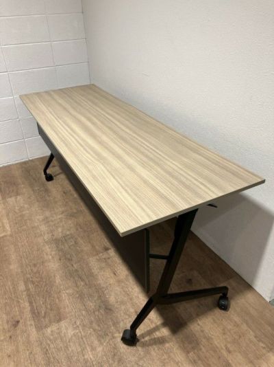 イトーキスレントシリーズ 平行スタックテーブル 商品画像1