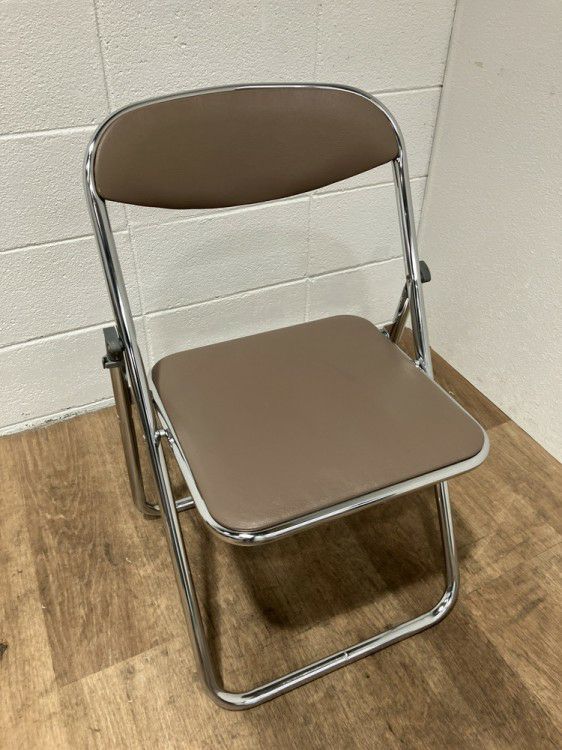 オカムラ8151Sシリーズ 折畳パイプイス 商品画像1