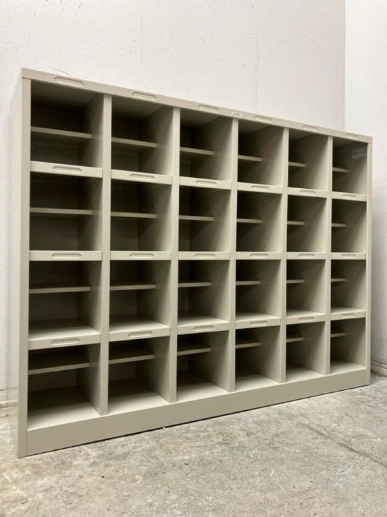 ライオン24人用シューズロッカー 商品画像1