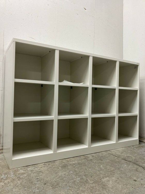 ライオン背面ロッカーシリーズ 12人用ロッカー 商品画像1