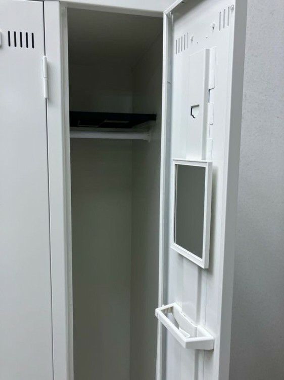 ライオン4人用ロッカー 商品画像3