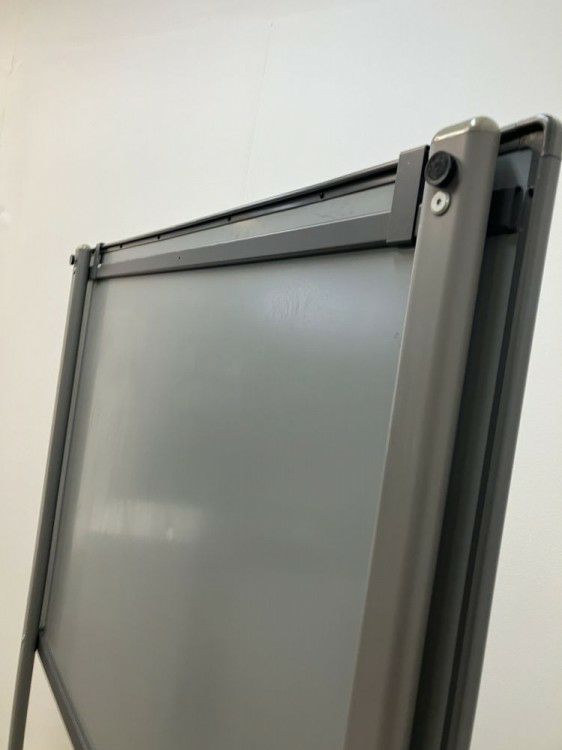 コクヨ片面脚付きホワイトボード 商品画像5