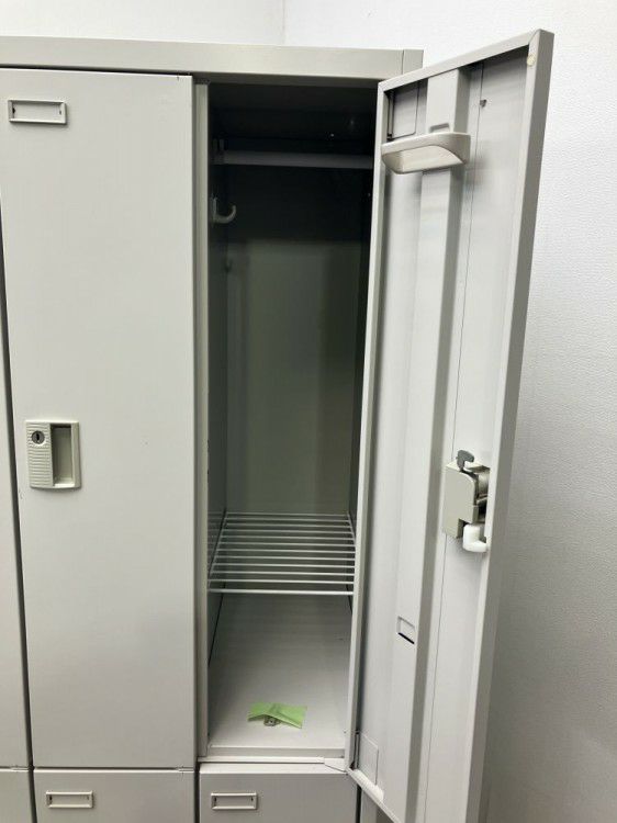 オカムラFZタイプシリーズ 8人用ロッカー 商品画像3