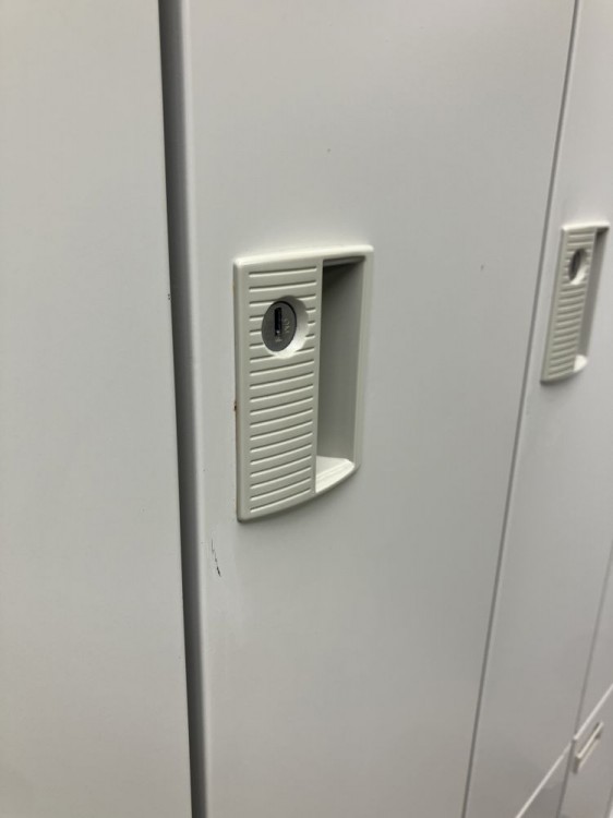 オカムラFZタイプシリーズ 8人用ロッカー 商品画像8