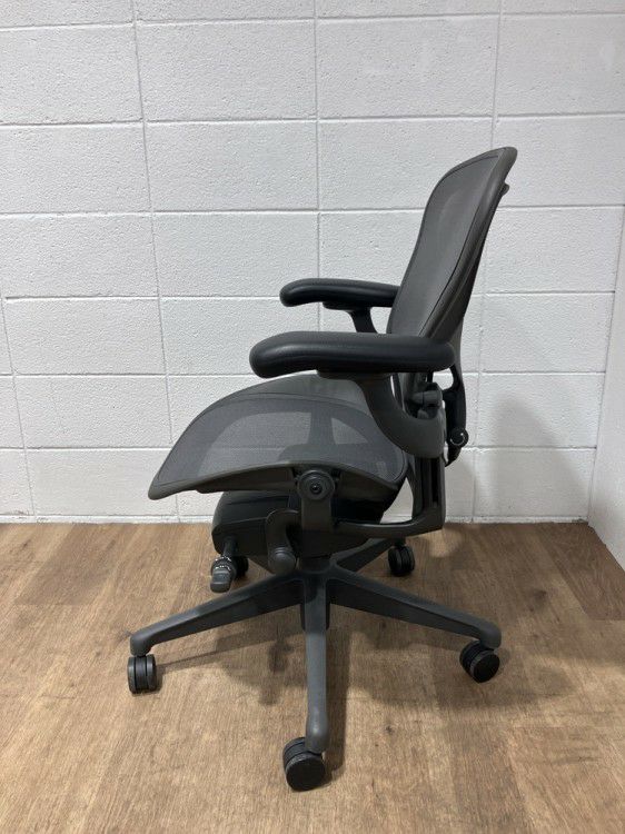 HermanMiller（ハーマンミラー）アーロンチェア 可動肘付アーロンチェア 商品画像2