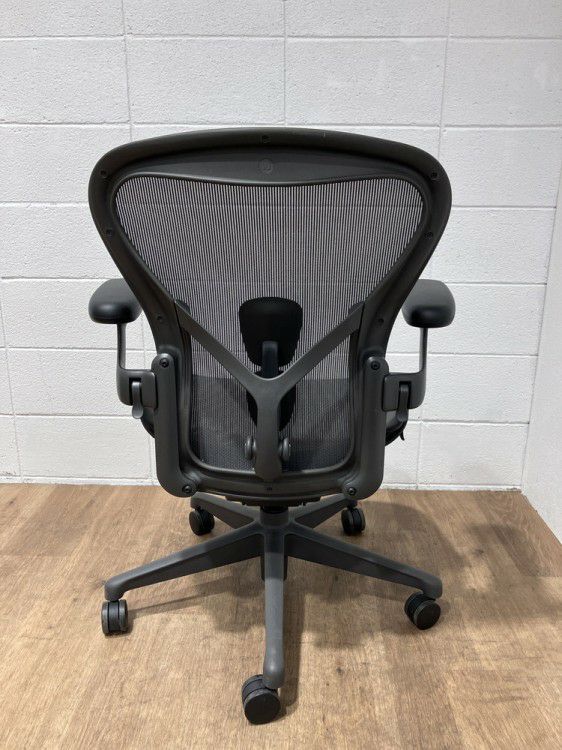 HermanMiller（ハーマンミラー）アーロンチェア 可動肘付アーロンチェア 商品画像3