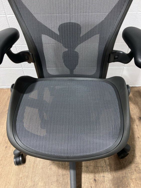 HermanMiller（ハーマンミラー）アーロンチェア 可動肘付アーロンチェア 商品画像8