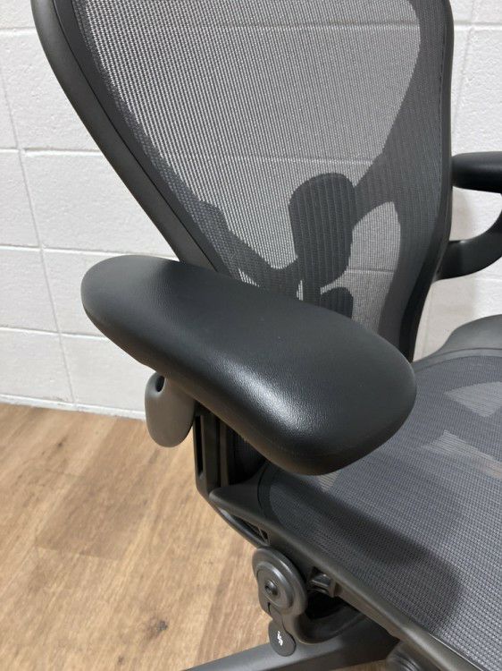 HermanMiller（ハーマンミラー）アーロンチェア 可動肘付アーロンチェア 商品画像11