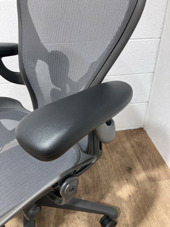 HermanMiller（ハーマンミラー）アーロンチェア 可動肘付アーロンチェア 商品画像12