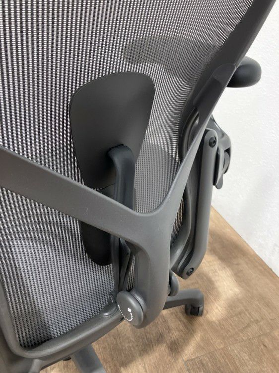 HermanMiller（ハーマンミラー）アーロンチェア 可動肘付アーロンチェア 商品画像15