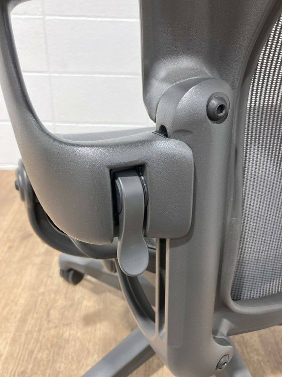 HermanMiller（ハーマンミラー）アーロンチェア 可動肘付アーロンチェア 商品画像17