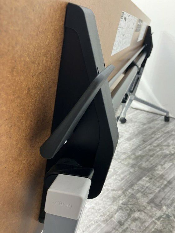 イトーキスレントシリーズ 1800サイドスタックテーブル 商品画像4