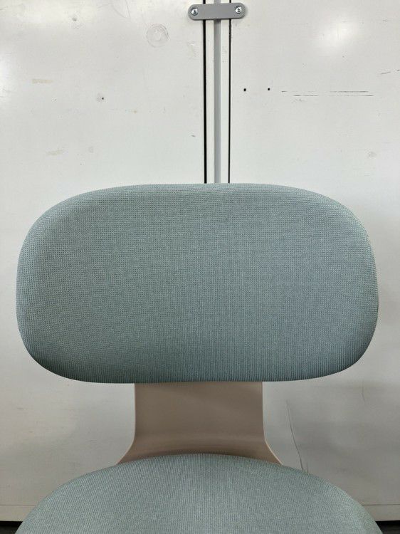 ウチダ（内田洋行）アプテアシリーズ 固定肘付アプテアチェア 商品画像6