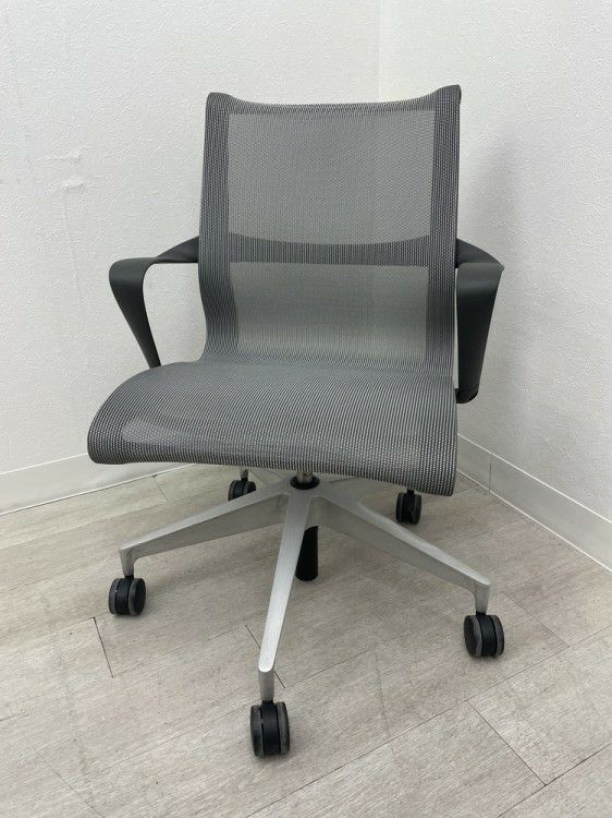 HermanMiller（ハーマンミラー）セトゥーチェア 固定肘付セトゥーチェア 商品画像1