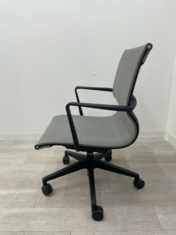 アイコ固定肘付OAチェア 商品画像2