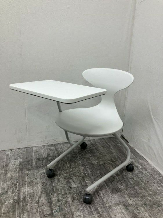 コクヨキャンパスアップシリーズ メモ台付キャンパスアップチェア 商品画像1