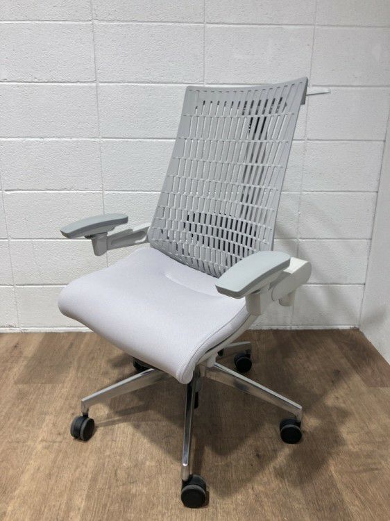 イトーキAct(アクト)チェア 可動肘付アクトチェア 商品画像1