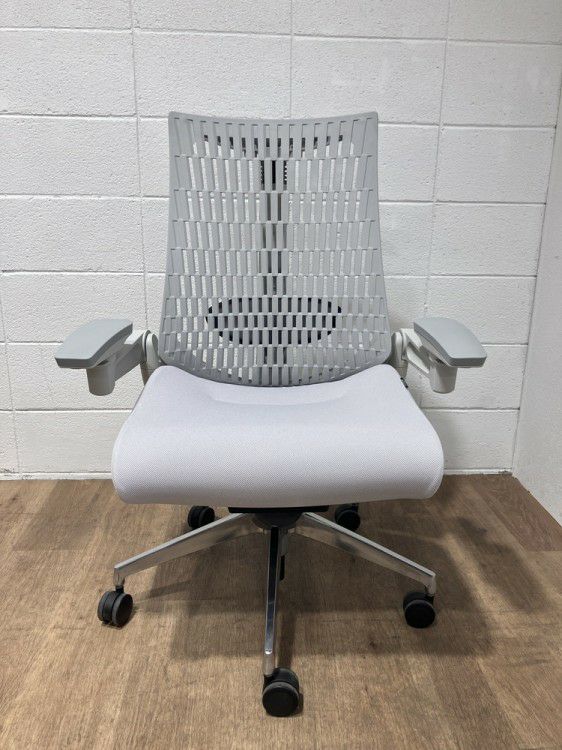 イトーキAct(アクト)チェア 可動肘付アクトチェア 商品画像2