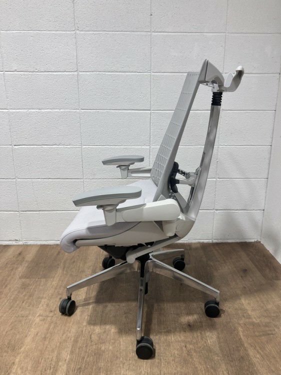 イトーキAct(アクト)チェア 可動肘付アクトチェア 商品画像3