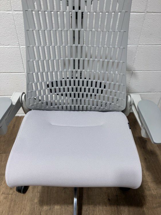 イトーキAct(アクト)チェア 可動肘付アクトチェア 商品画像8