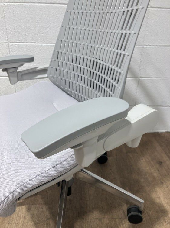 イトーキAct(アクト)チェア 可動肘付アクトチェア 商品画像10