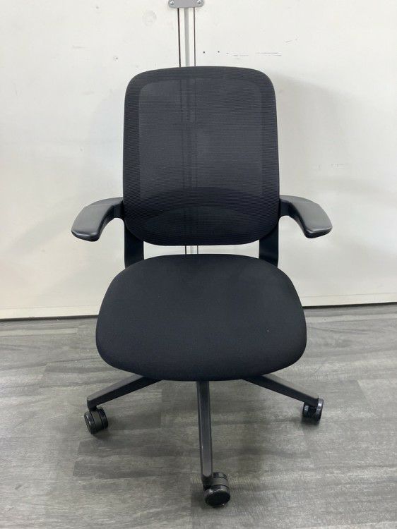 FURSYS(ファシス)T250シリーズ 固定肘付OAチェア 商品画像2