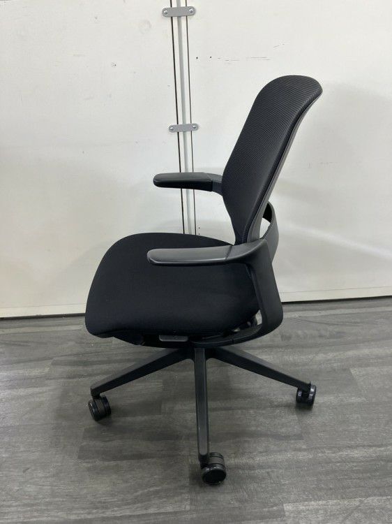 FURSYS(ファシス)T250シリーズ 固定肘付OAチェア 商品画像3