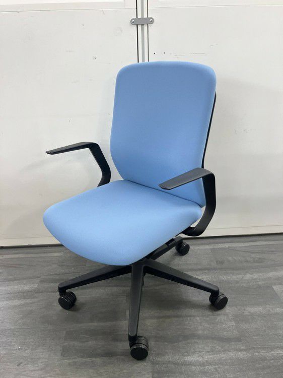 ウチダ（内田洋行）KRENE（クレネ）チェア 固定肘付クレネチェア 商品画像1