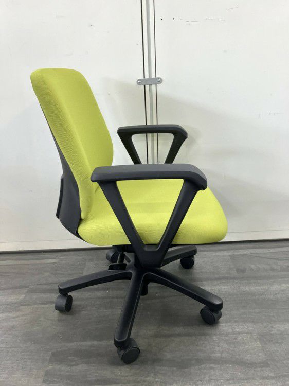 イトーキtorteR(トルテR)チェア 固定肘付トルテRチェア 商品画像5