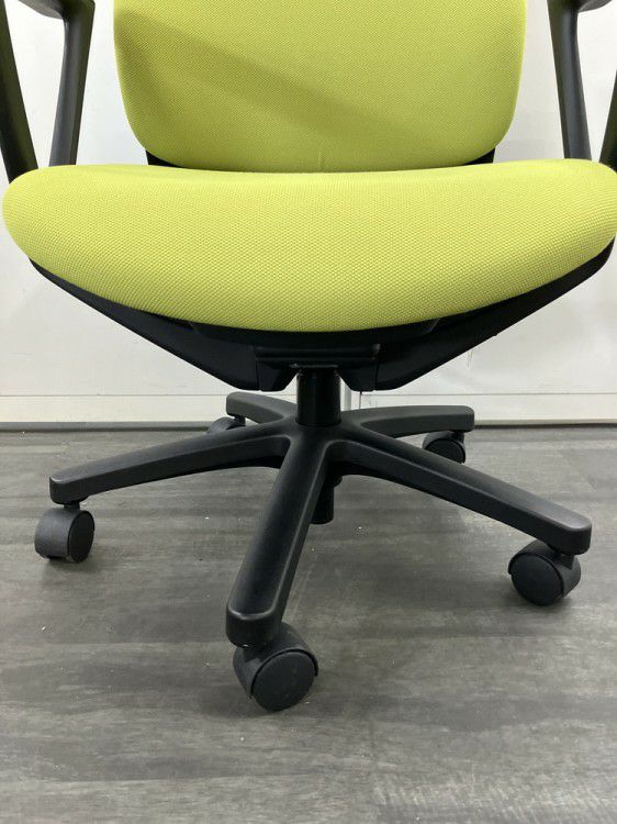 イトーキtorteR(トルテR)チェア 固定肘付トルテRチェア 商品画像12