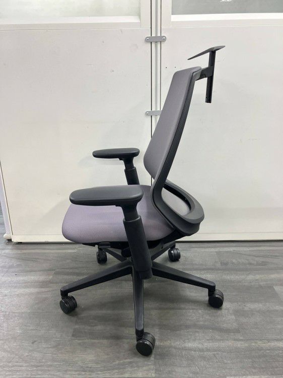 ウチダ（内田洋行）ニンバスチェア 可動肘付ニンバスチェア 商品画像3