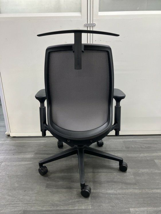 ウチダ（内田洋行）ニンバスチェア 可動肘付ニンバスチェア 商品画像4