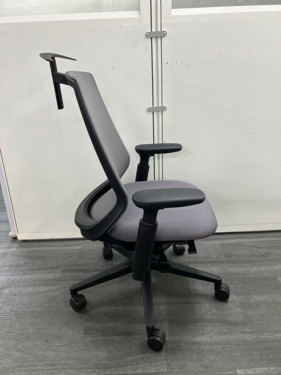 ウチダ（内田洋行）ニンバスチェア 可動肘付ニンバスチェア 商品画像5