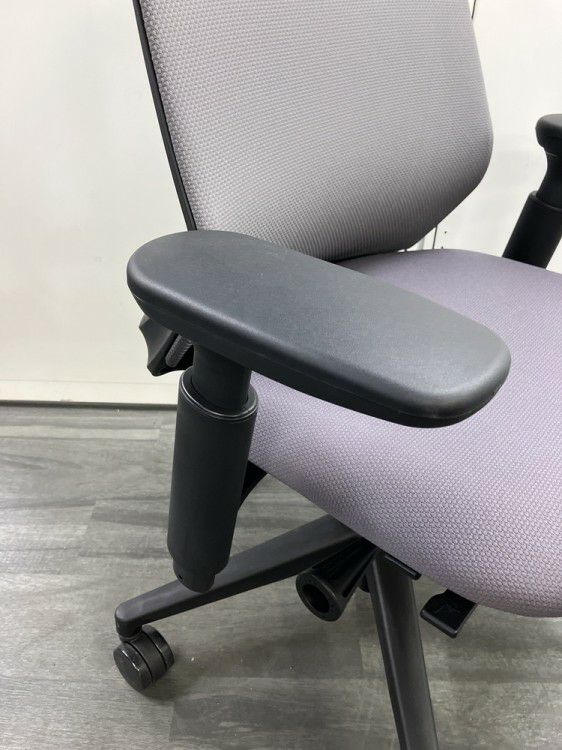 ウチダ（内田洋行）ニンバスチェア 可動肘付ニンバスチェア 商品画像7